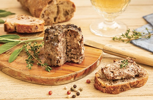 Terrine de sanglier à la sauge et au thym